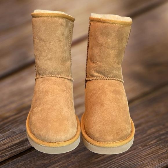 UGG Classic Short Rustic Leather Weave Limited Edition 2017-  Size 7 Rare New - Picture 3 of 10